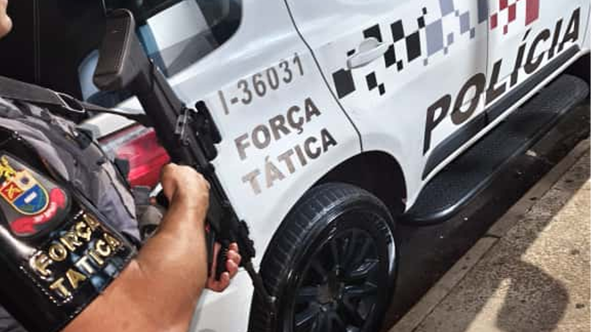 Motocicleta com placa irregular é apreendida após abordagem na Av. Costa e Silva, em Limeira