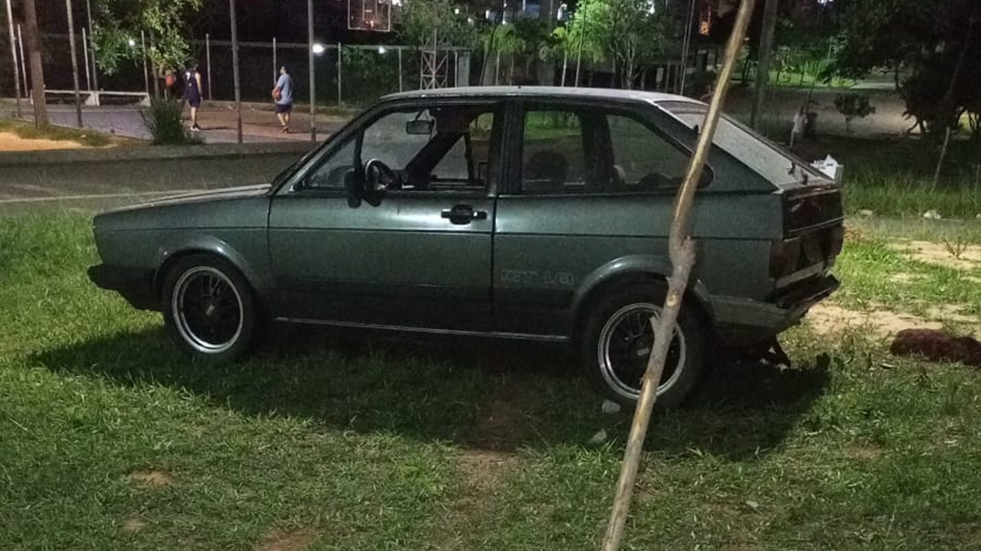 Mulher é atropelada por motorista enquanto caminhava no Estádio Limeirão