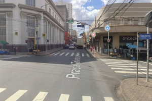 Obra emergencial da BRK interdita trecho da Rua Dr. Trajano de Barros Camargo