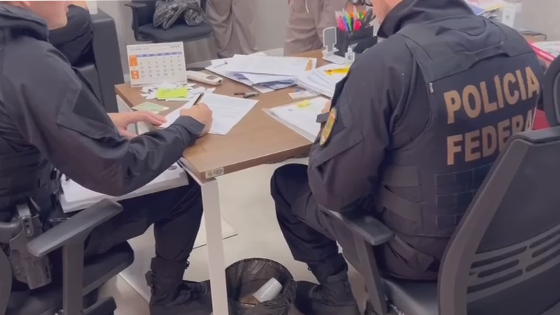 PF cumpre mandado de busca contra nora do presidente Lula em operação que investiga fraudes em licitações