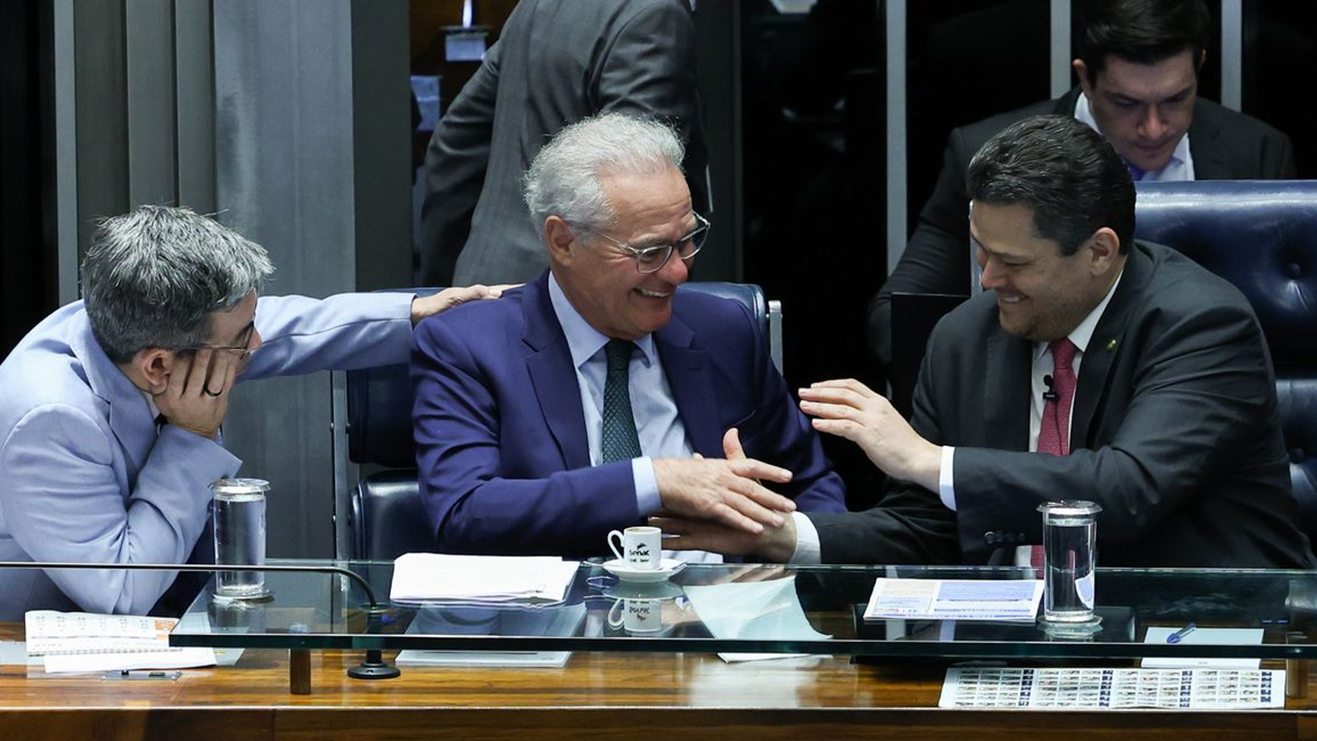 Por unanimidade, Senado aprova isentar IR para quem ganha até RS 5 mil