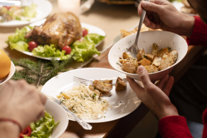 Alimentação equilibrada ajuda a evitar excessos nas festas de fim de ano
