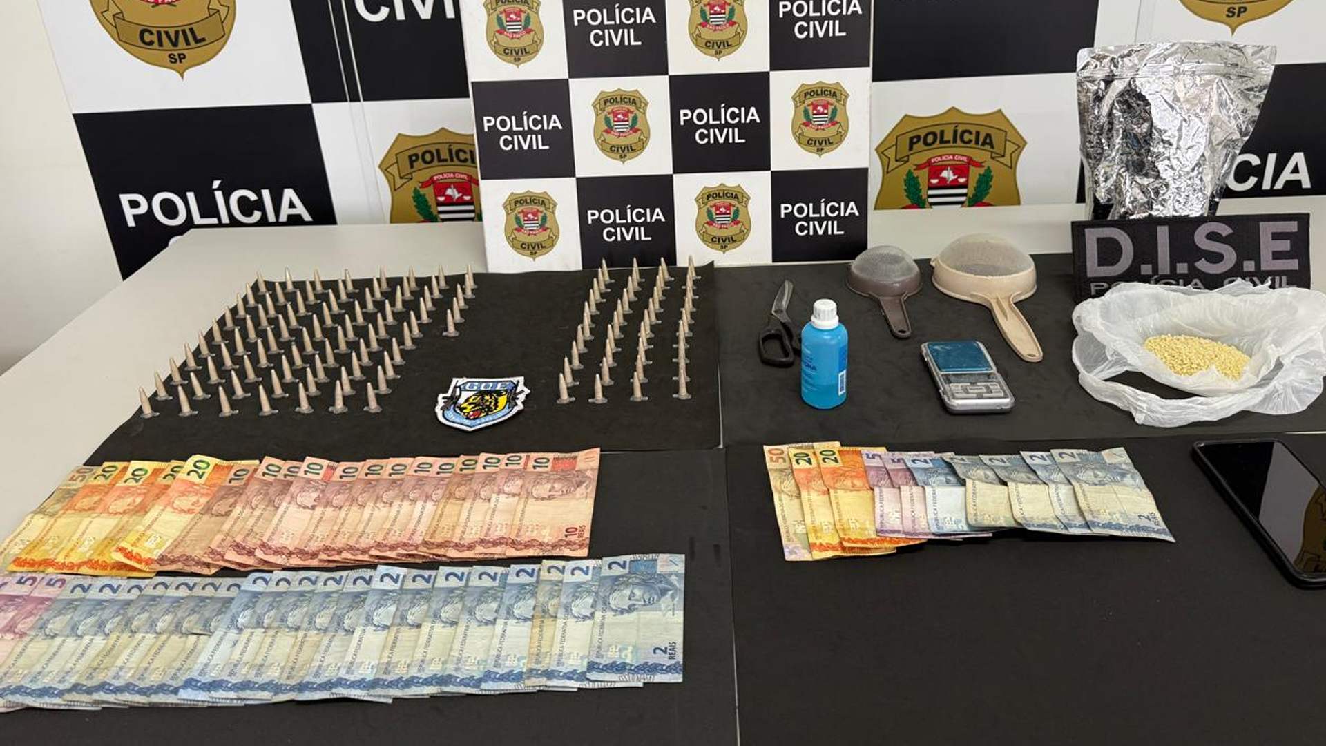 Apreensão de drogas em residência termina com jovem preso em Limeira