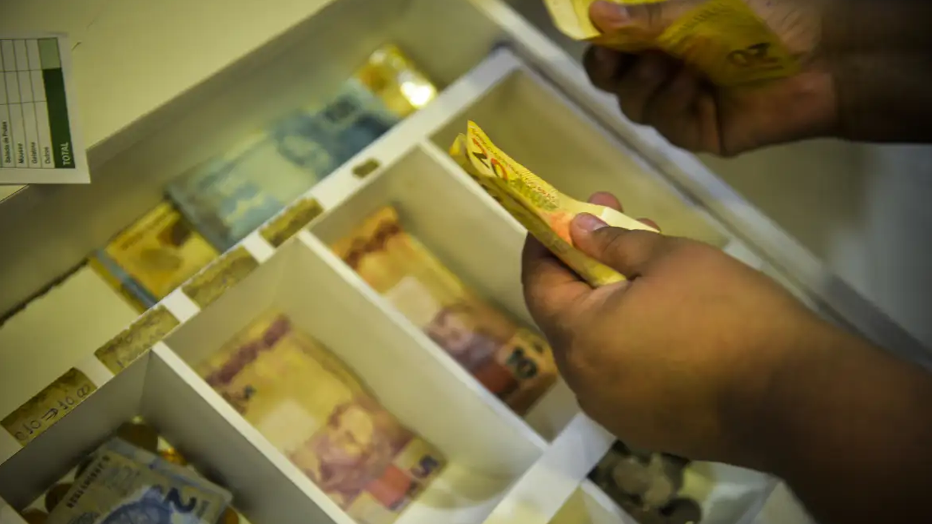 Caixa começa a pagar saldo do FGTS retido pelo saque-aniversário