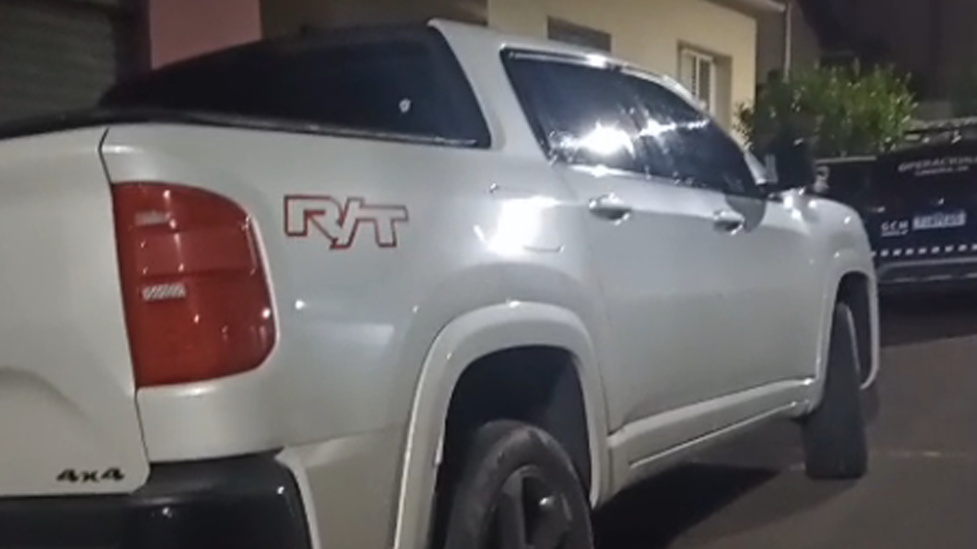 Caminhonete roubada de casal é localizada em área de mata em Limeira