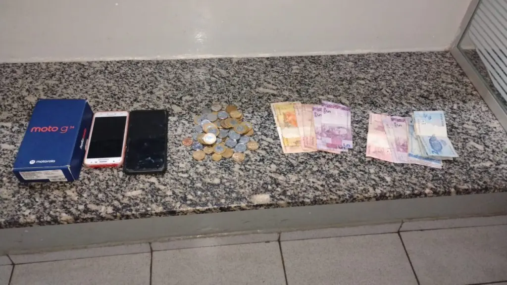Casal é preso por tráfico de drogas durante operação da PM em Limeira (1)