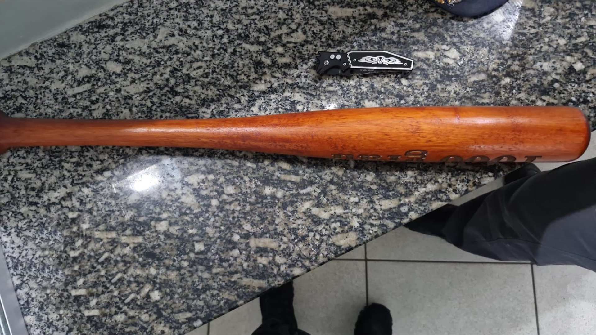 Confusão entre vizinhos termina com homem ferido por canivete em Cordeiro