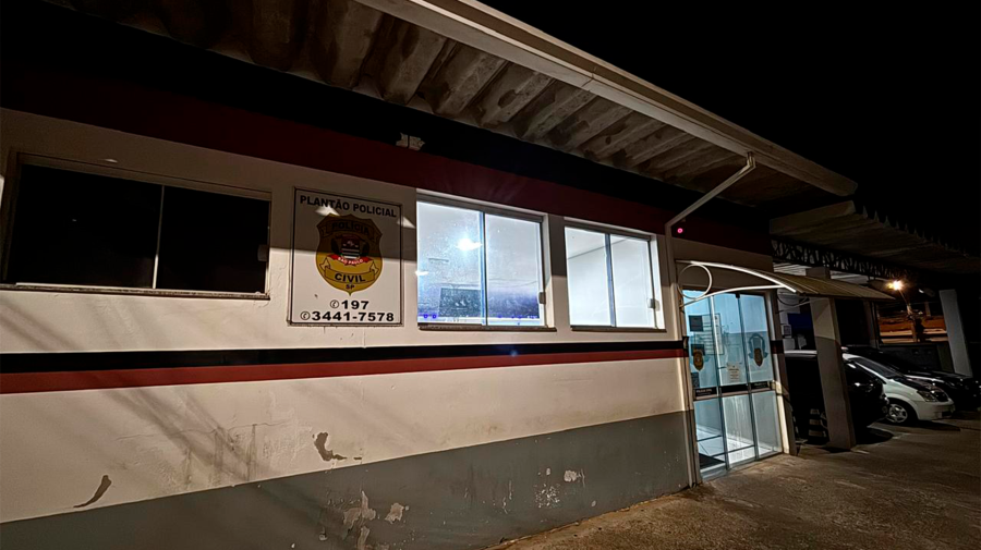 Crianças são encontradas sozinhas em casa após mãe sair à noite no Jd. dos Jequitibás