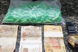 Denúncia leva à apreensão de mais de 200 pinos de cocaína no Jd. Cavinato, em Limeira