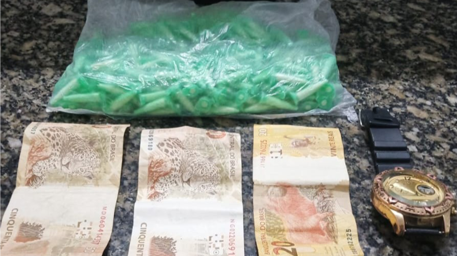 Denúncia leva à apreensão de mais de 200 pinos de cocaína no Jd. Cavinato, em Limeira