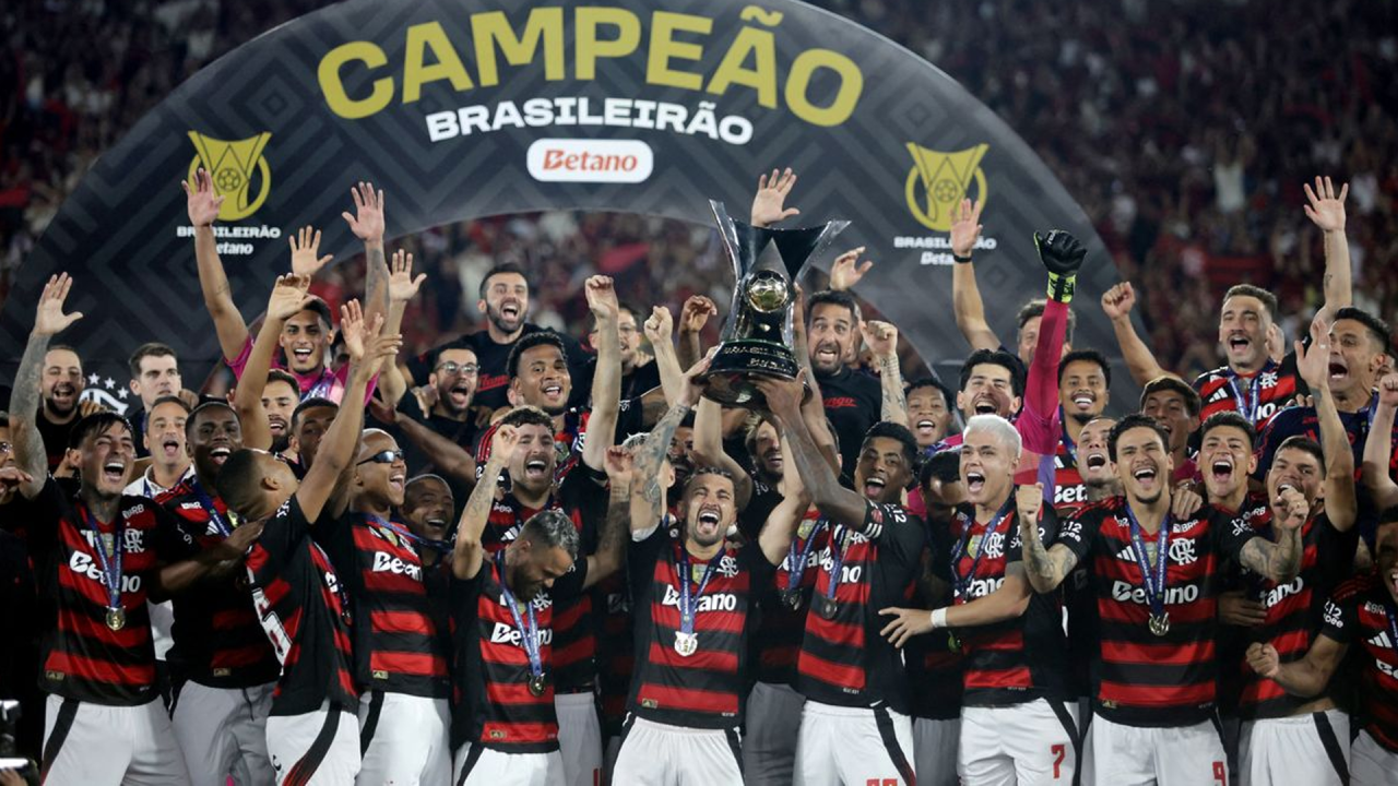Flamengo derrota Ceará e coroa ano mágico com título Brasileiro