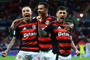 Flamengo enfrenta PSG em busca do título da Copa Intercontinental