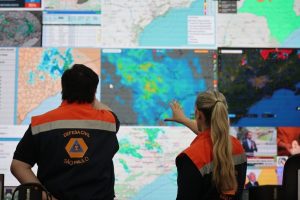 Frente fria avança e mantém chuva forte e risco elevado de transtornos em SP até terça-feira (16)