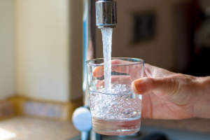 Gestos do dia a dia podem poupar milhares de litros e aliviar crise hídrica em São Paulo