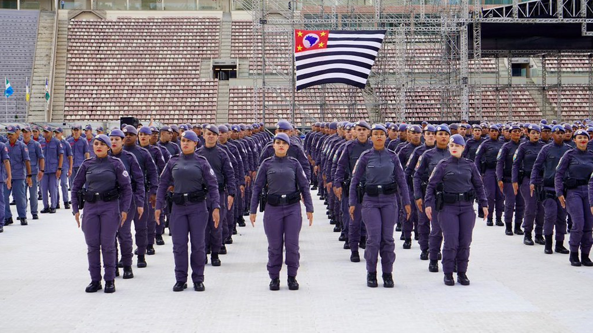 Governo de SP realiza a maior formatura de soldados em cinco anos