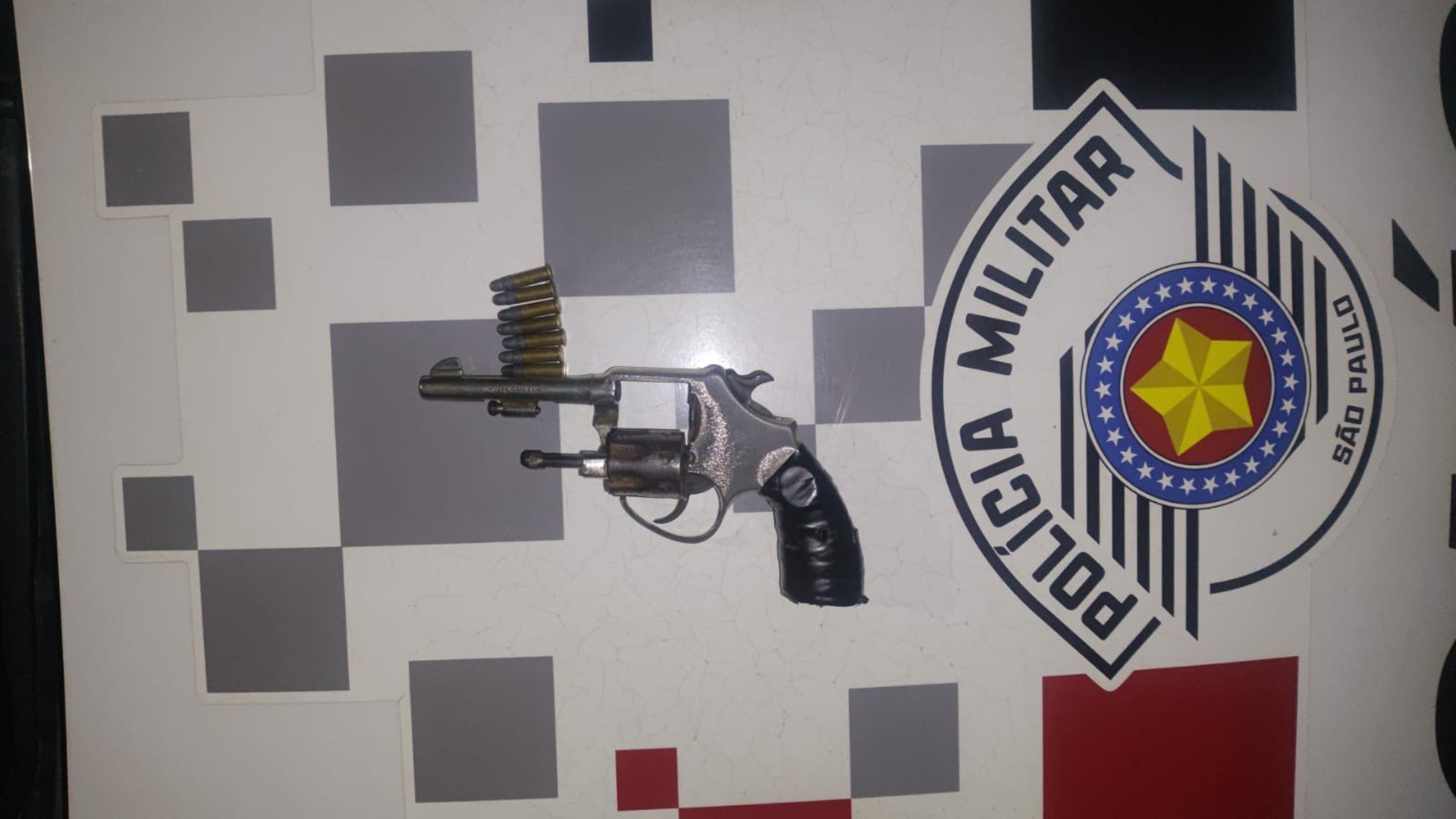 Homem é preso com revólver em bar de Iracemápolis