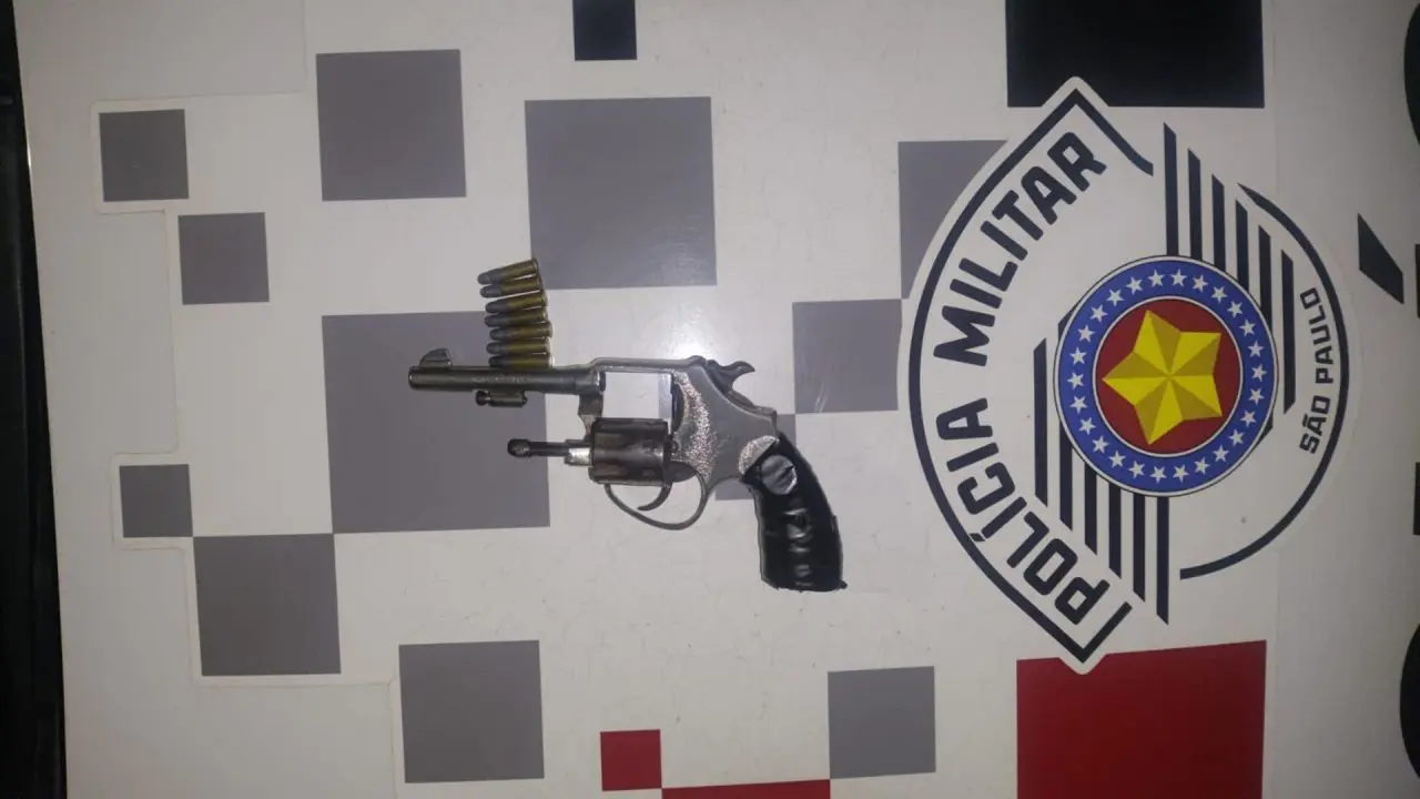 Homem é preso com revólver em bar de Iracemápolis