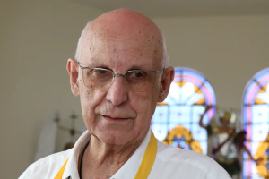 Igreja manda padre Júlio deixar de transmitir missas na internet