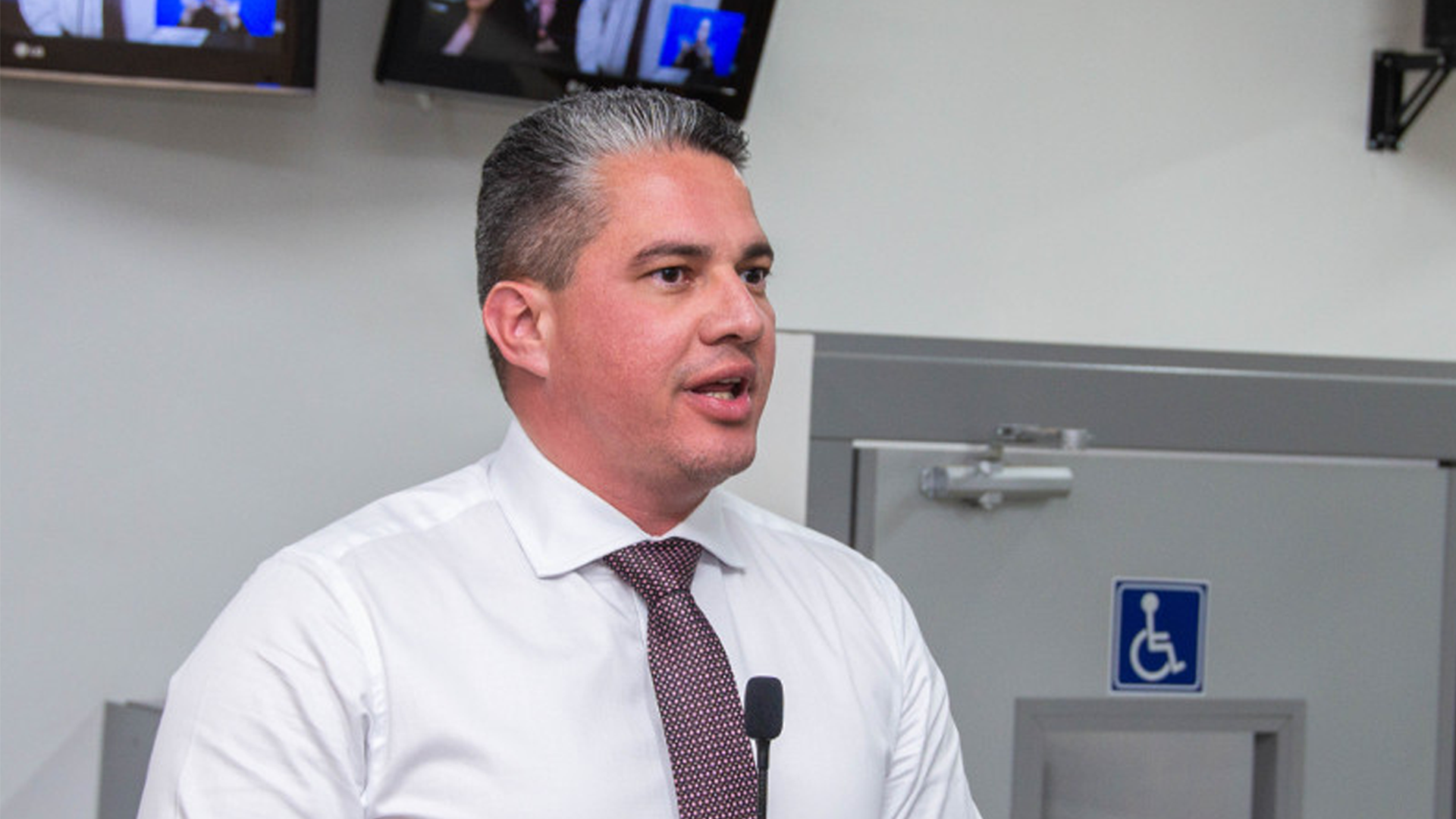 Justiça arquiva ação contra show de Valesca Popozuda e condena Anderson Pereira por litigância de má-fé