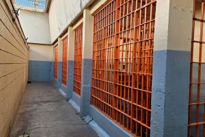 Justiça manda fechar carceragem da Delegacia Seccional de Limeira por condições degradantes
