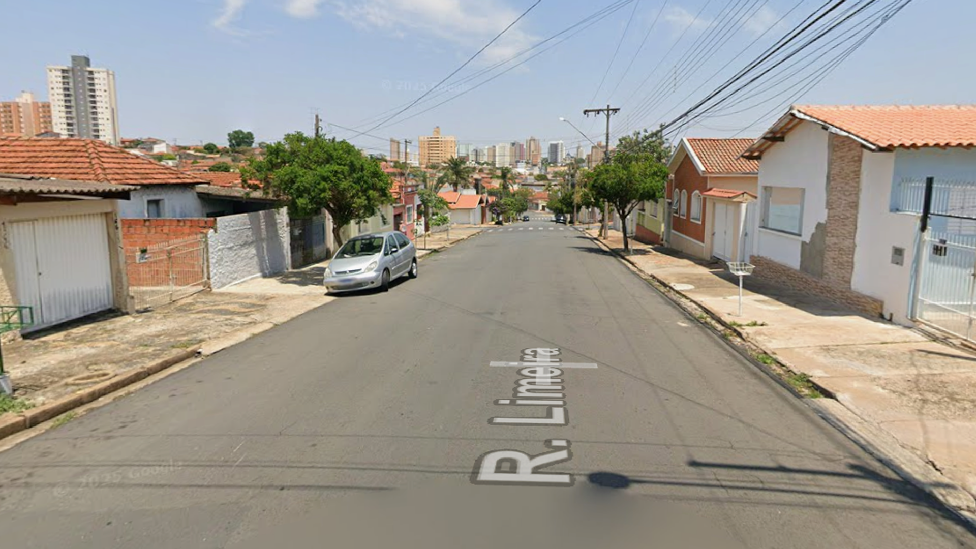 Morador encontra moto desconhecida na garagem e tem portão arrombado em Limeira