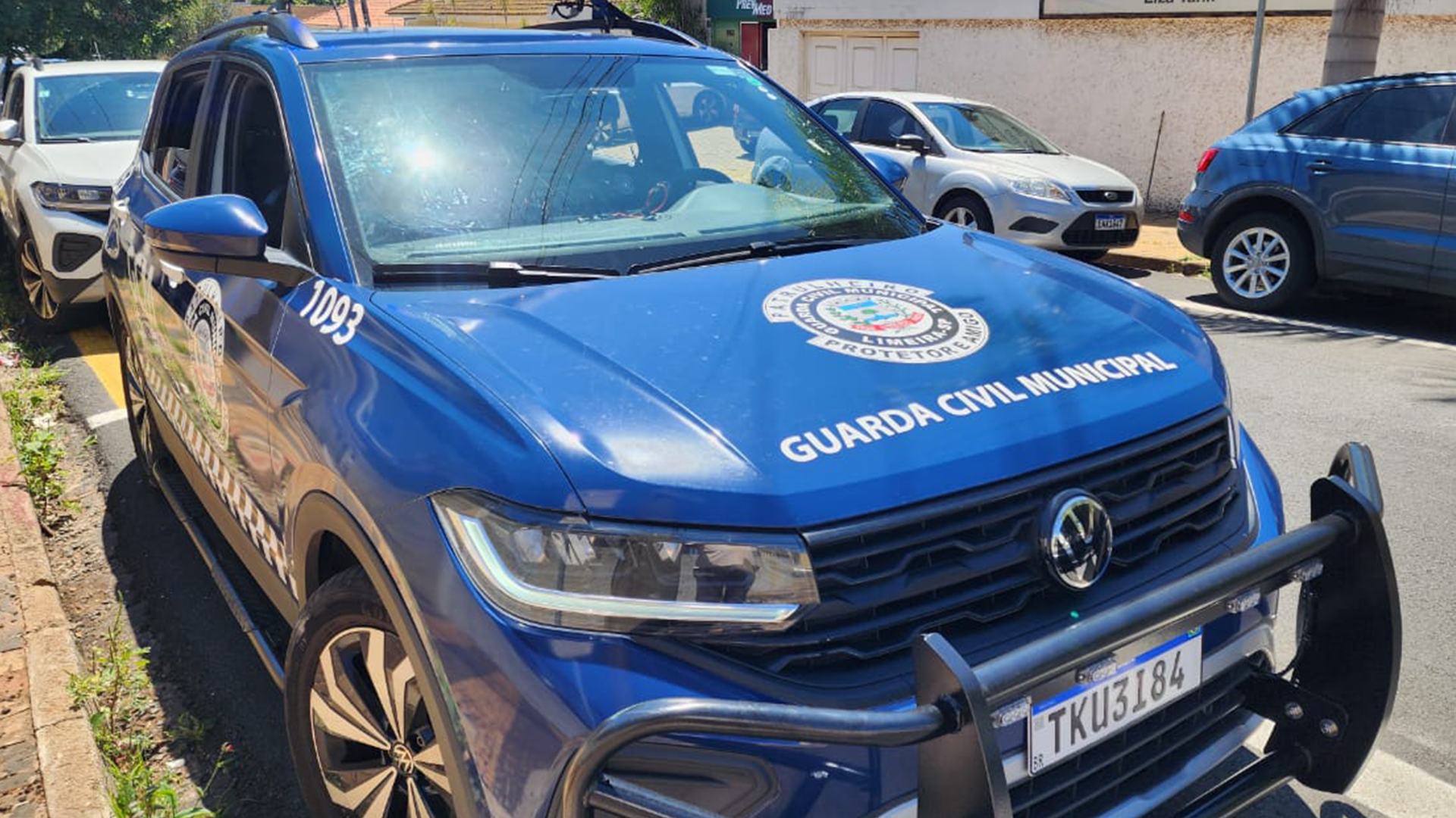 Mulher é presa após ameaçar e empurrar a mãe de 77 anos em Limeira