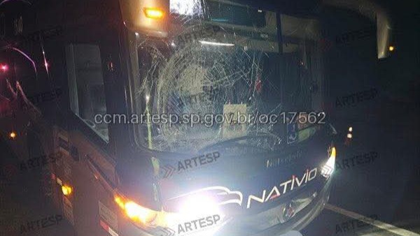 Ônibus que atropelou o ciclista na Rodovia Anhanguera