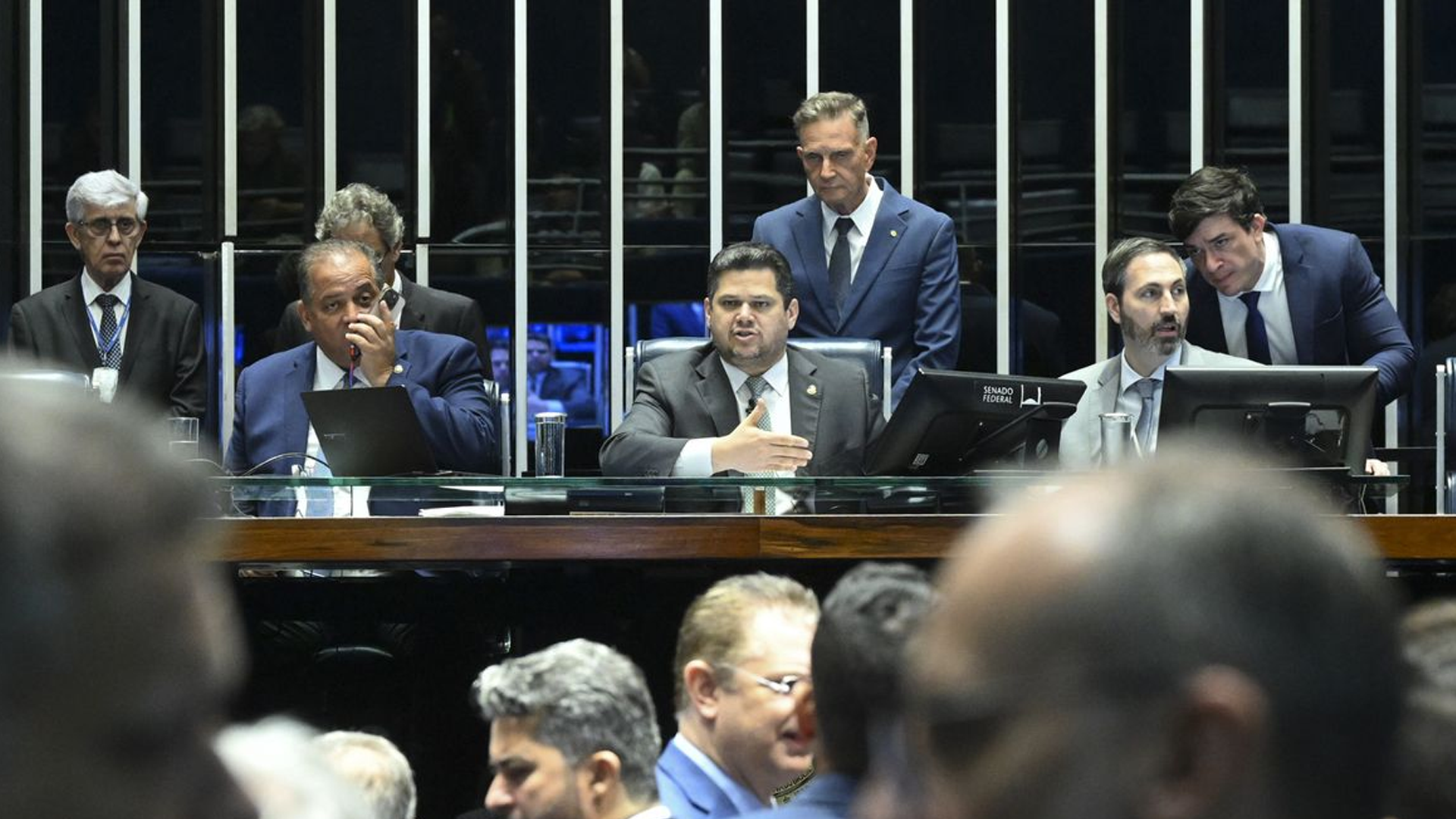 Senado aprova redução da pena de condenados pelo 81