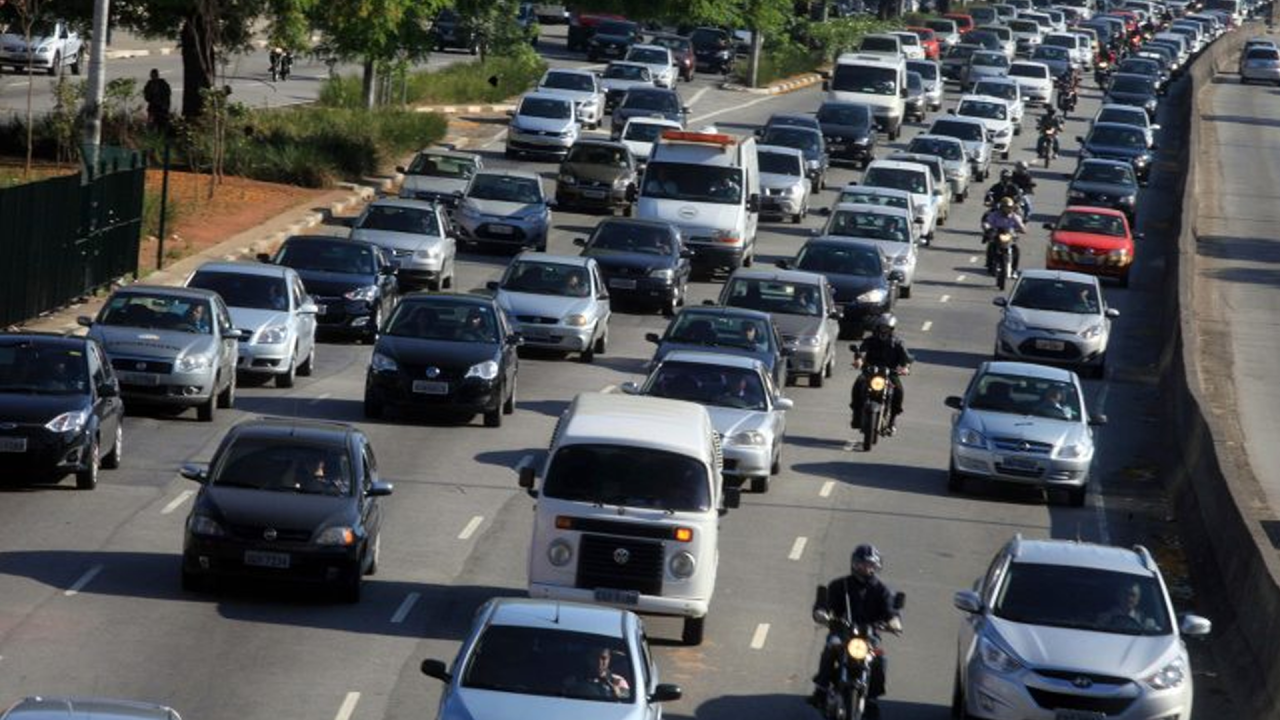 Vai viajar no fim de ano Veja como vão funcionar as rodovias paulistas