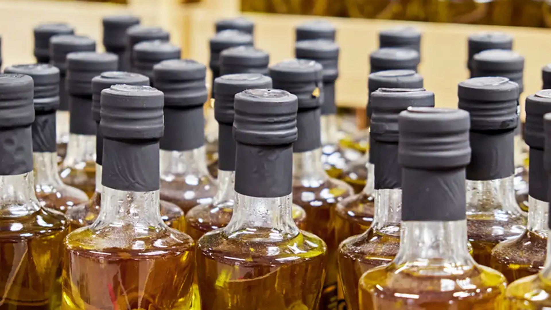 Anvisa proíbe venda de azeite e suspende doce de leite e sal grosso