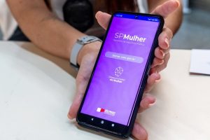 Botão do pânico e acesso rápido a BOs – entenda como aplicativo pode ajudar mulheres