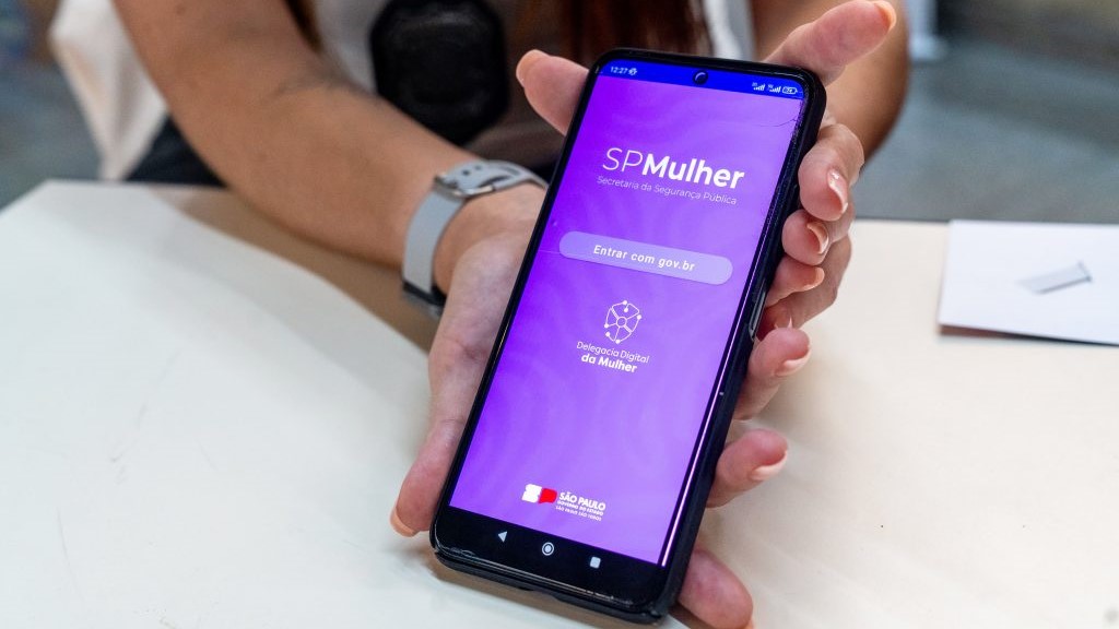 Botão do pânico e acesso rápido a BOs – entenda como aplicativo pode ajudar mulheres