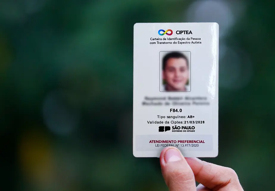 Carteira de identificação do autista