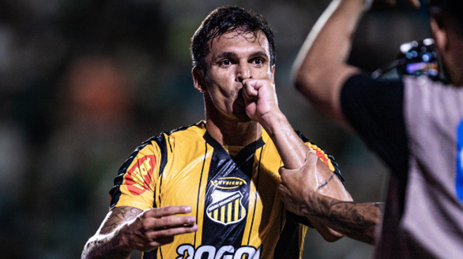 Com hattrick de Robson, Novorizontino goleia o Palmeiras e assume a viceliderança