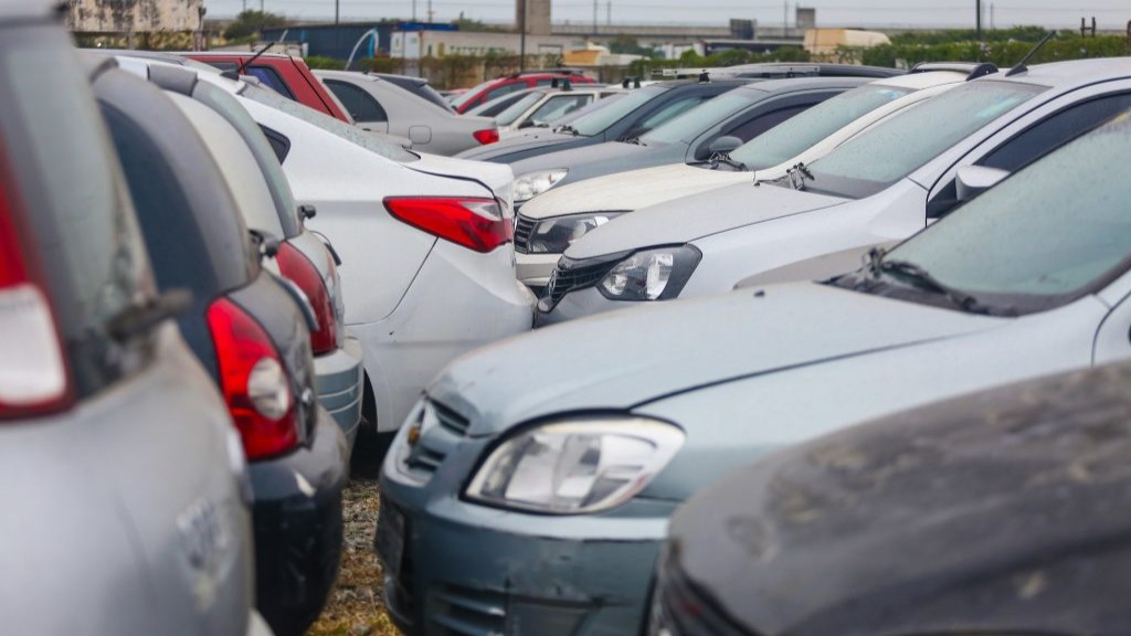 Detran-SP prepara maior ciclo de leilões da história com 100 mil veículos disponíveis