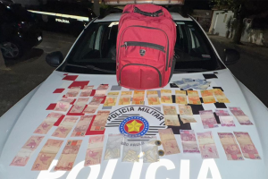 Dupla é detida com cocaína após fuga em área verde no Parque Hipólito