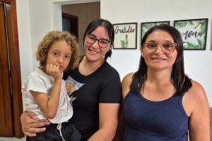 Família faz campanha para garantir medicamento a criança com autismo nível 3