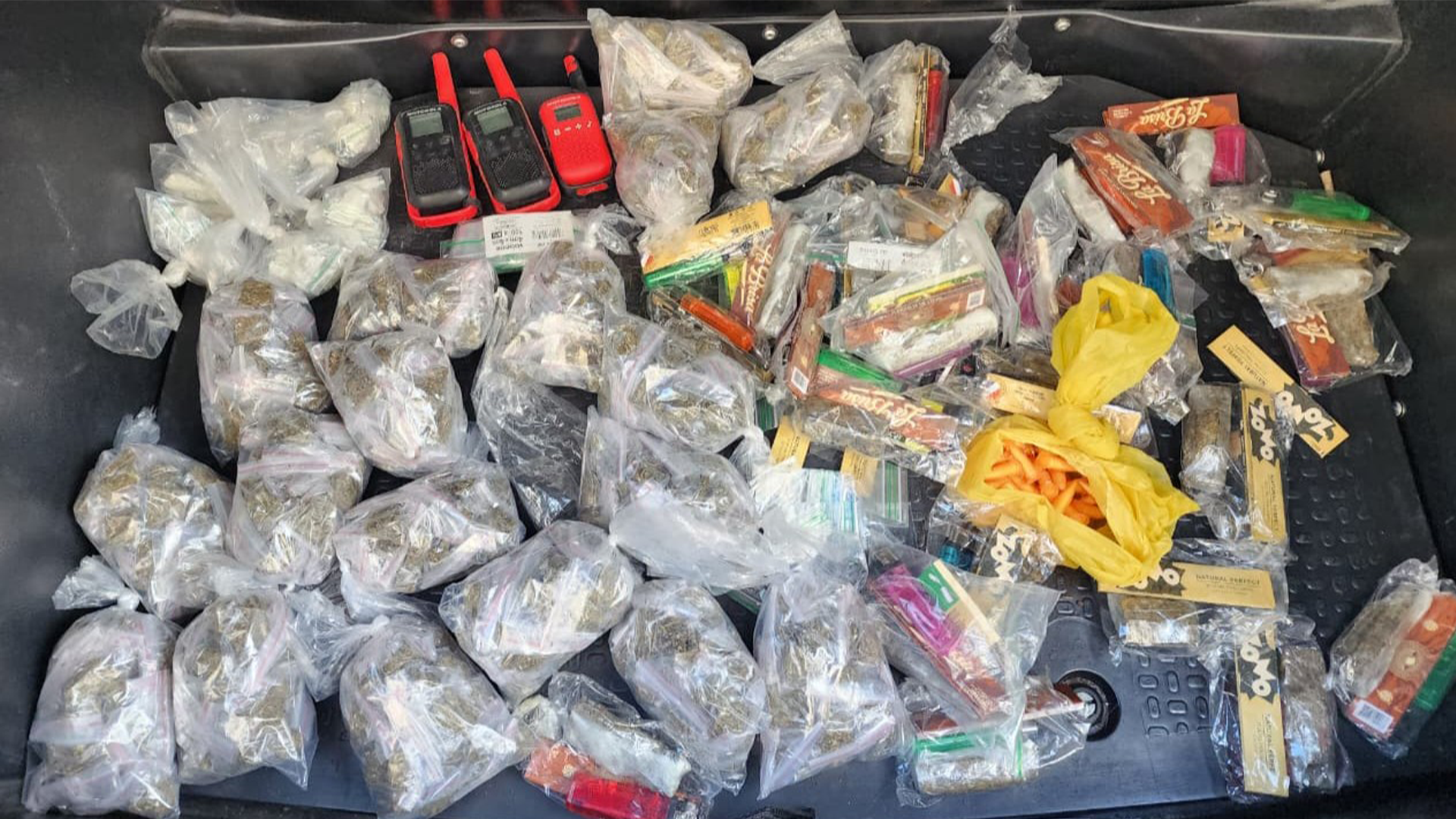 GCM apreende kits de drogas no Residencial Rubi, em Limeira