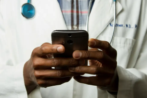 Governo quer que Enamed seja exame de proficiência para médicos