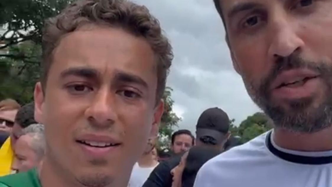 Guilherme Guido participa de caminhada rumo a Brasília