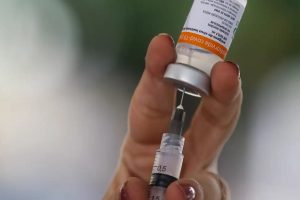 Há 5 anos, Brasil aplicava primeiras doses de vacina contra a covid19