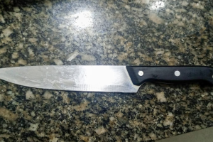 Homem é preso após ameaçar companheira com faca em Iracemápolis