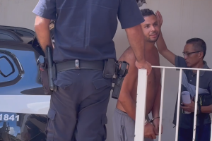 Homem que quebrou dente da ex discute com amiga da vítima e diz que tem mulher para visitá-lo