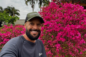 Jardineiro de Limeira faz sucesso na internet com mais de 1 milhão de seguidores