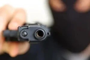 Mulher tem carro roubado na Vila Cristóvam, em Limeira