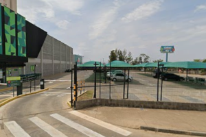 Mulher tem moto furtada em estacionamento de supermercado em Limeira