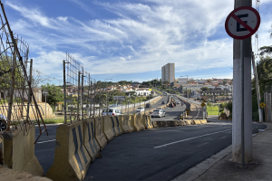 Prazo para reparo de muro vence e prefeitura irá intervir em acesso ao Anel Viário