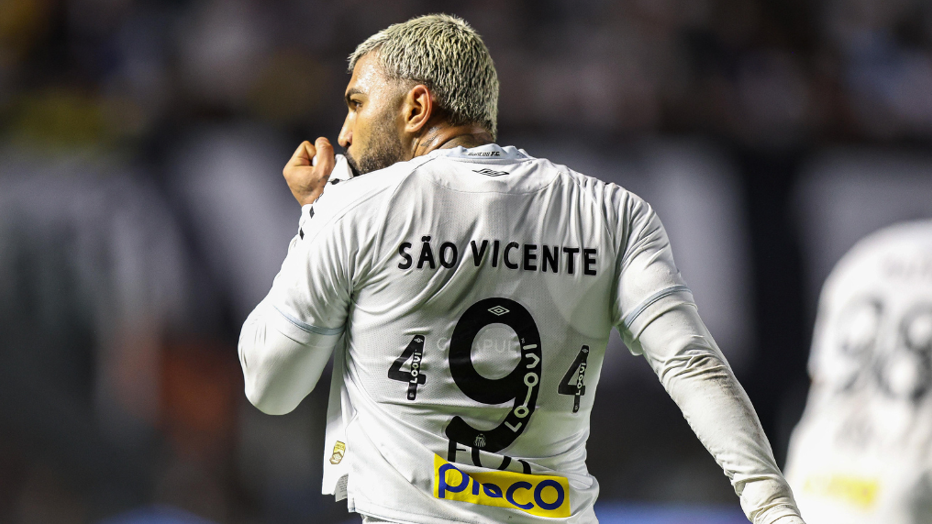 Santos e Corinthians empatam em jogo quente na Vila Belmiro
