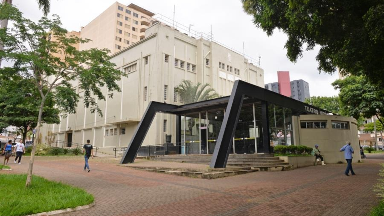 Teatro Vitória abre agenda para solicitação de datas