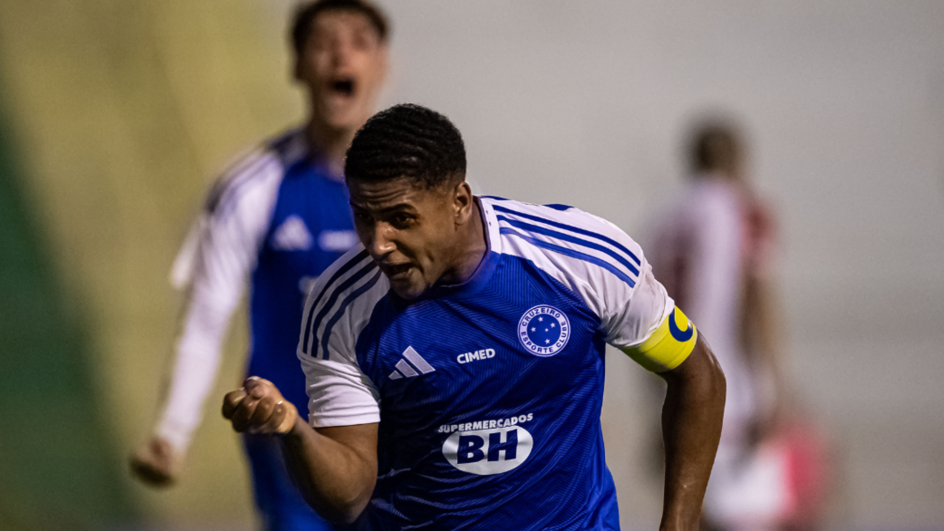 Vasco e Corinthians tropeçam; Cruzeiro e Botafogo-SP garantem classificação